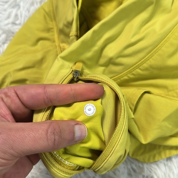 Lululemon Speed Up Low-Rise Lined Short 2.5" Soleil - Picture 5 of 6